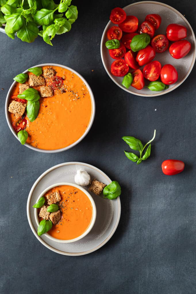 Tomatensuppe mit kokosmilch