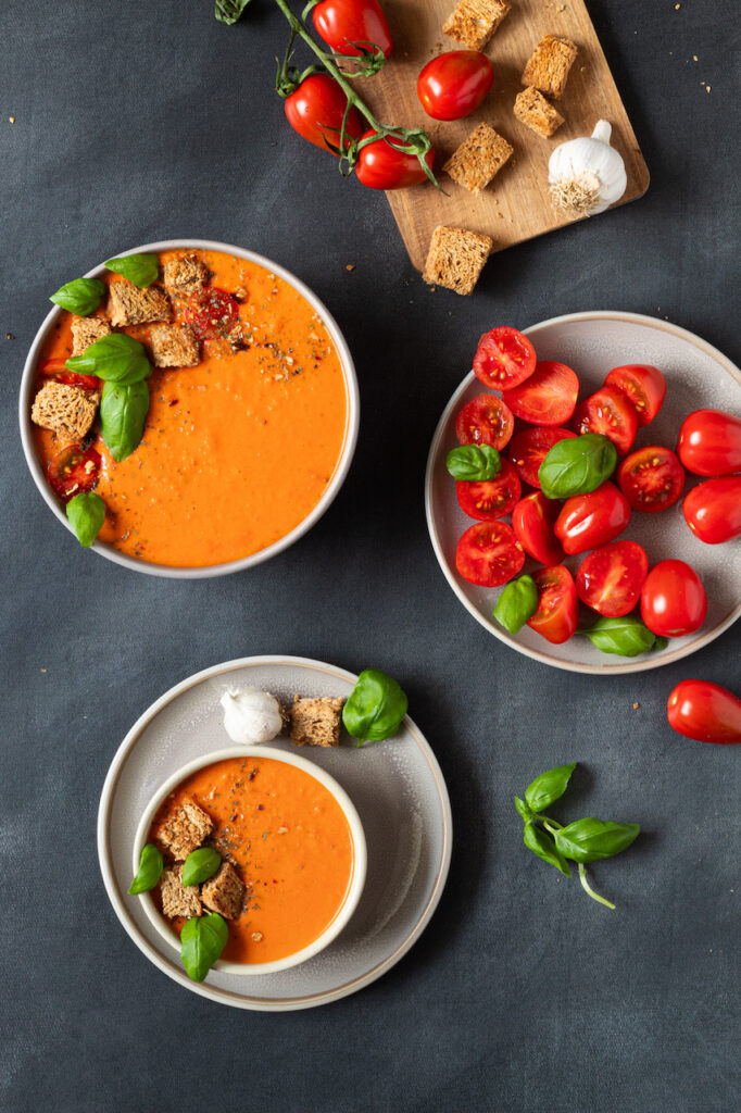 Tomatensuppe mit kokosmilch