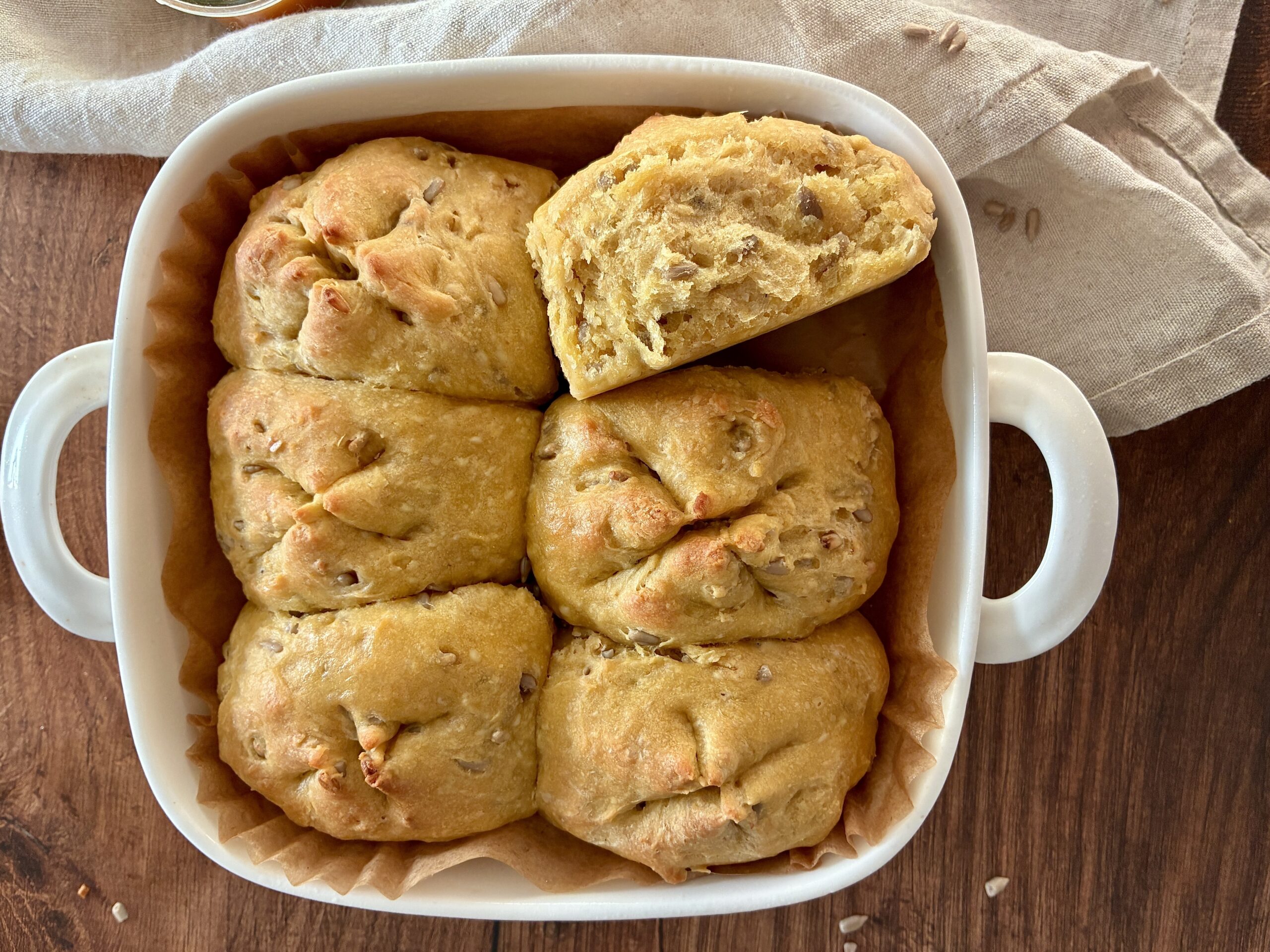 Vegane und weiche Kürbisbrötchen